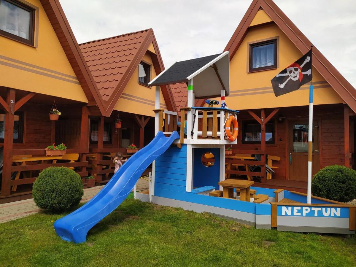 Domki Letniskowe Neptun Chłopy エクステリア 写真